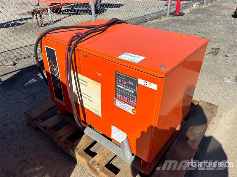 Yale NR035AENL36TE119 3500 lb Reach Truck Montacargas de alcance de gran altura