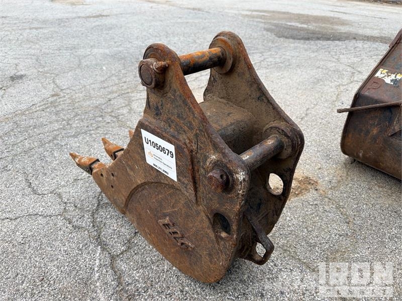  10 in Digging Excavator Bucket - Fits Yanmar دلاء
