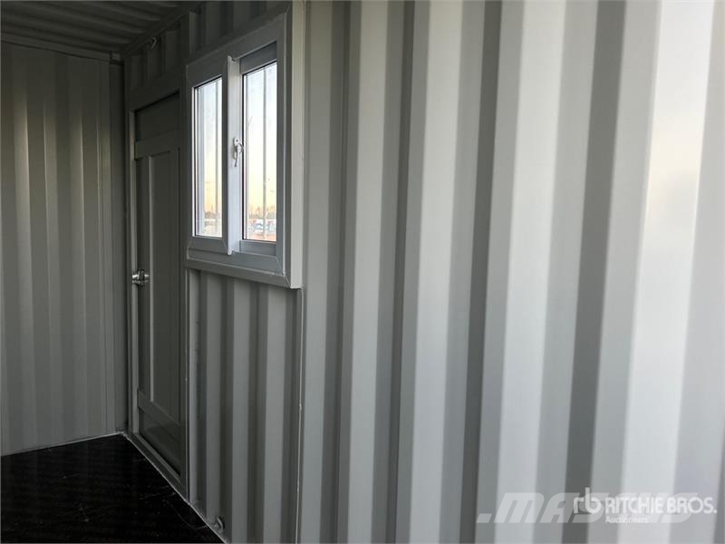  12 ft Storage Container (Unused) Contenedores de almacenamiento