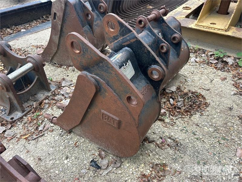  12 in Backhoe Loader Bucket دلاء