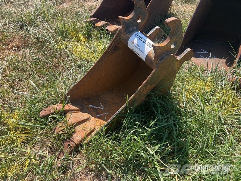 12 in Backhoe Rear Bucket Godet