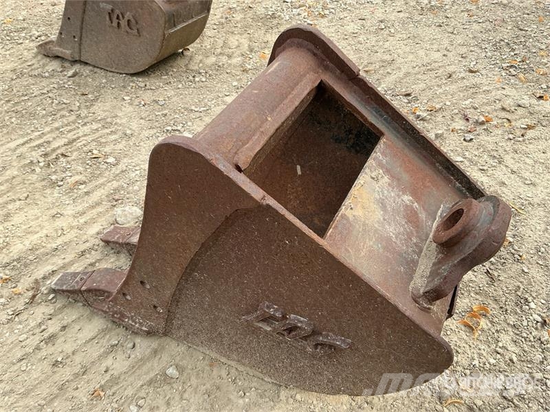 12 in Digging Excavator Bucket - Fits Takeuchi, Ko Kašike / Korpe