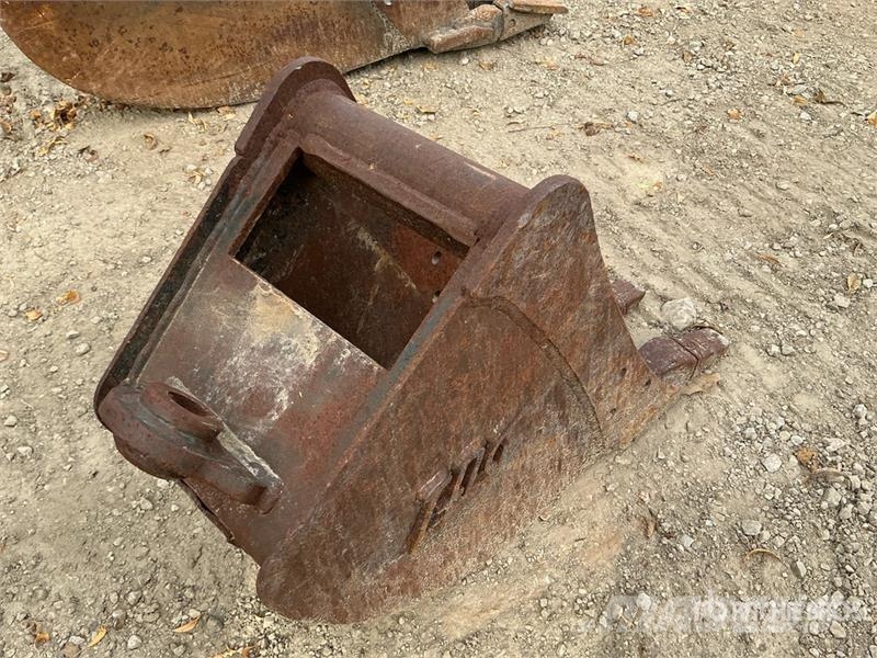 12 in Digging Excavator Bucket - Fits Takeuchi, Ko Kašike / Korpe