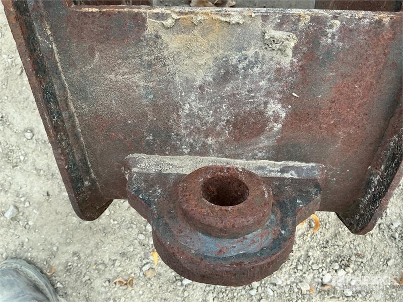12 in Digging Excavator Bucket - Fits Takeuchi, Ko Kašike / Korpe