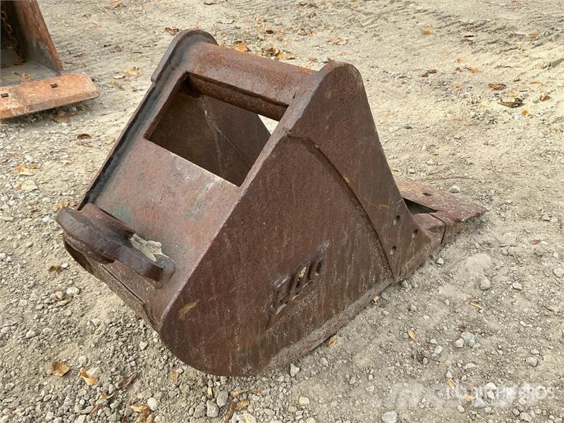 12 in Digging Tag Excavator Bucket - Fits Takeuchi Skovle