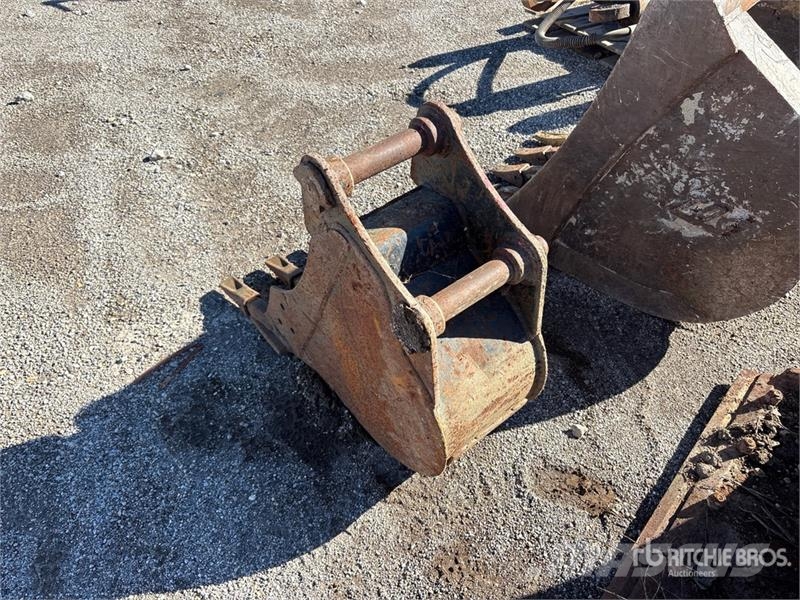 12 in Excavator Bucket - Fits Cat 305 Łyżki do ładowarek