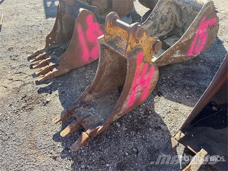 12 in Excavator Bucket - Fits Cat 305 Žlice