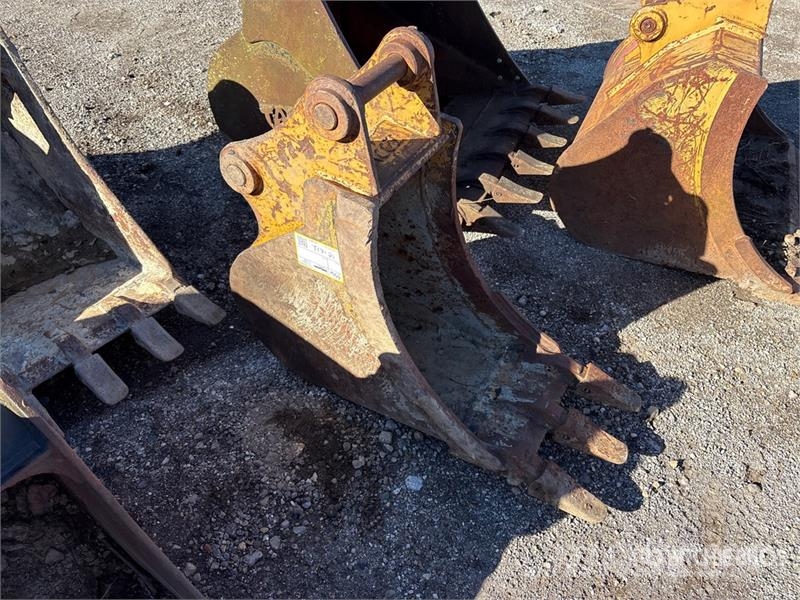 12 in Excavator Bucket - Fits Cat 305 Žlice