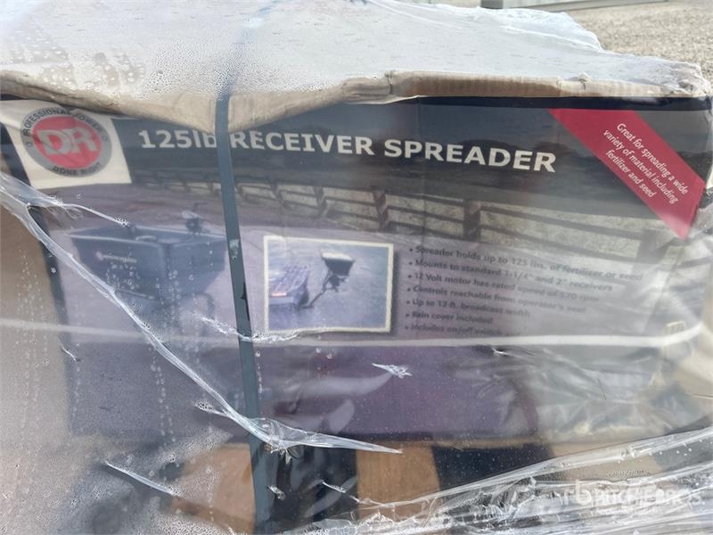 125lbs Receiver Hitch Mounted Salt Spreader Sand- und Salzstreuer