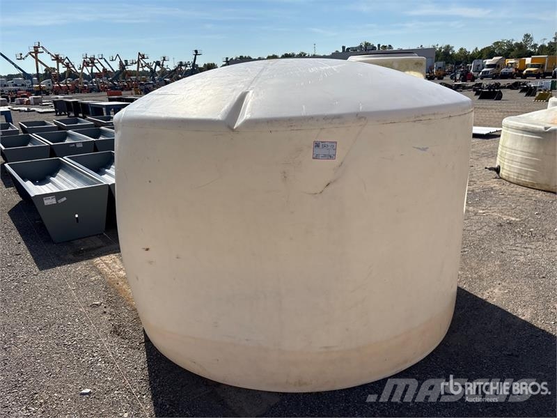 1550 gal Water Tank Fuel and additive tanks