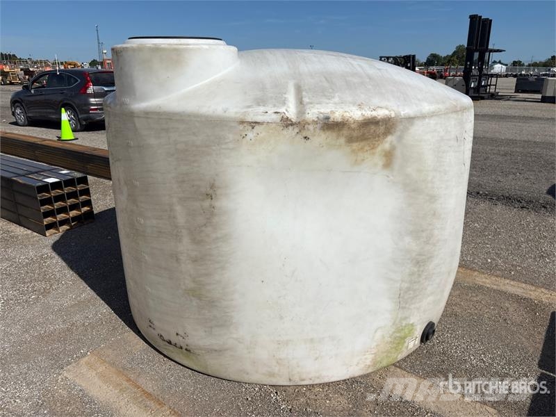 1550 gal Water Tank Fuel and additive tanks