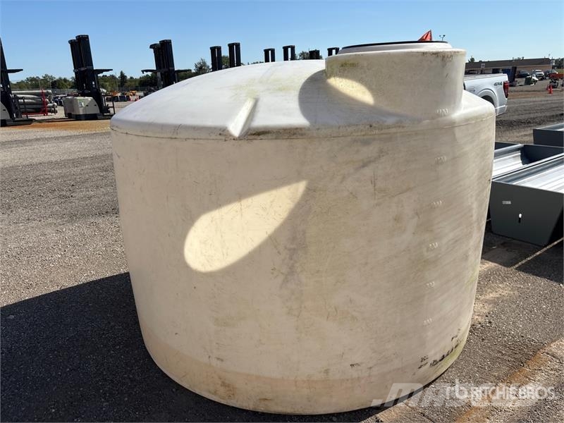 1550 gal Water Tank Fuel and additive tanks