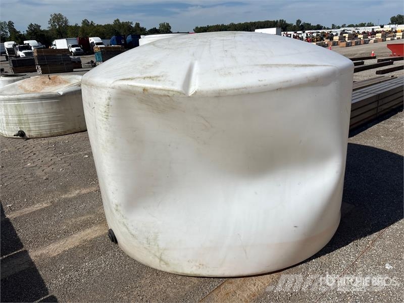 1550 gal Water Tank Fuel and additive tanks