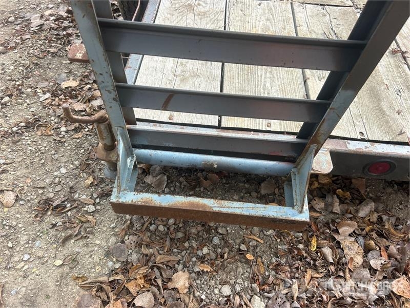  16 ft T/A Equipment Trailer Járműszállító pótkocsik
