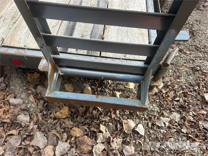 16 ft T/A Equipment Trailer Járműszállító pótkocsik