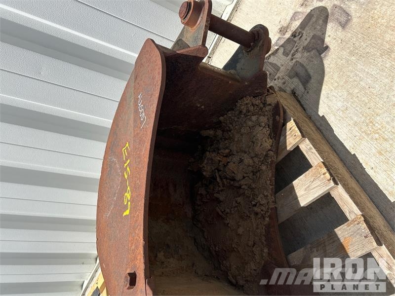  18 in Digging Backhoe Rear Bucket - Fits JCB 3CX Buckets