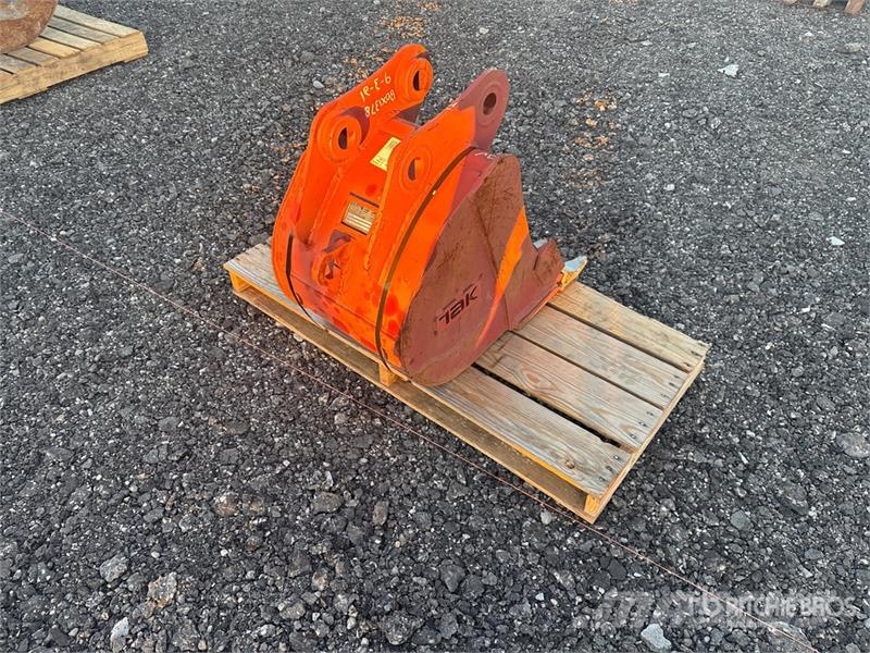  18 in Digging Excavator Bucket - Fits Takeuchi TB2 دلاء