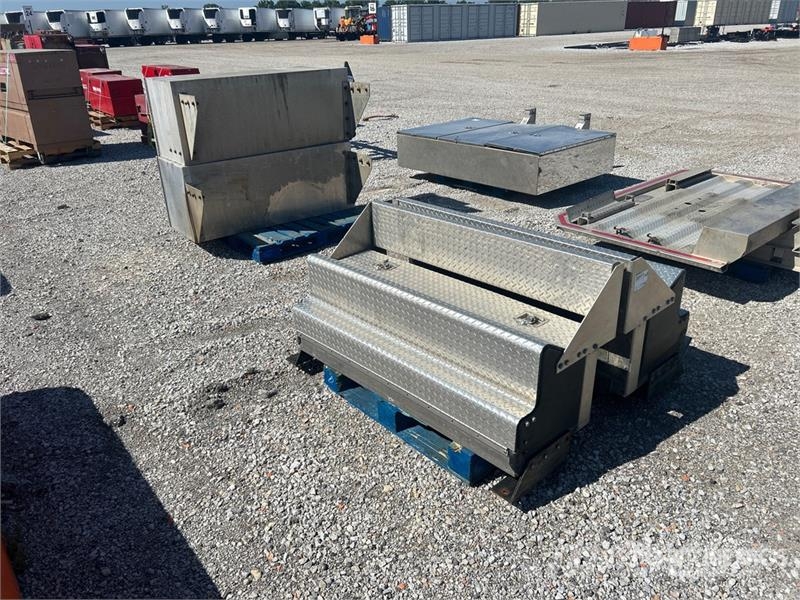 (2) Truck Boxes, Truck Steps Коммерческий транспорт - Другие