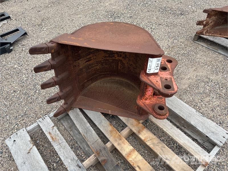 22 in Backhoe Rear Bucket Buckets