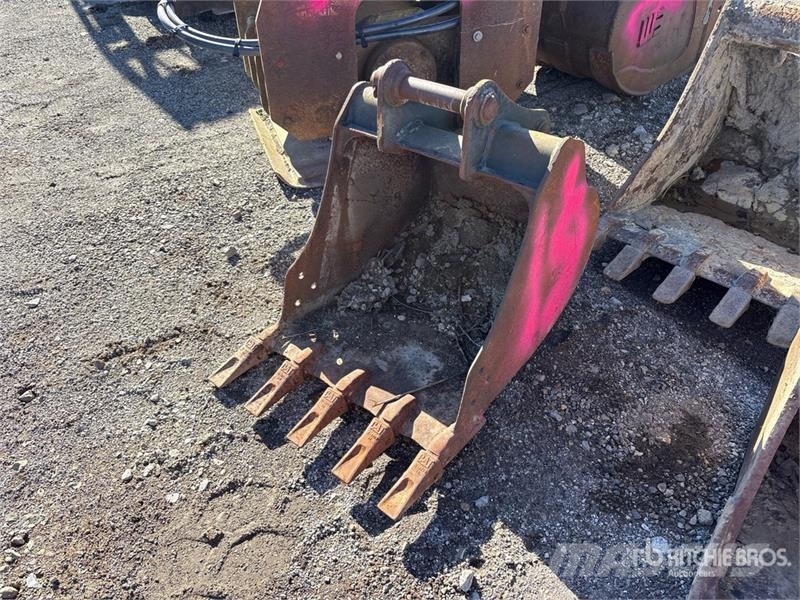 22 in Excavator Bucket - Fits Cat 305 Łyżki do ładowarek