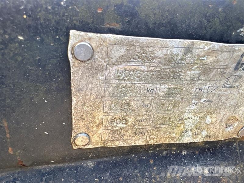 22 in Excavator Bucket - Fits Cat 305 Łyżki do ładowarek