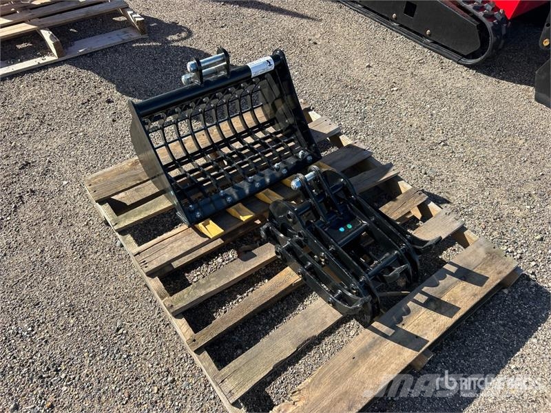  23 in Skeleton Excavator Bucket (Unused) دلاء