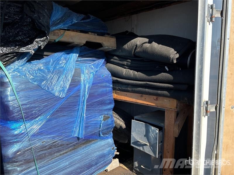  24 ft T/A Enclosed Trailer Skappåbygg