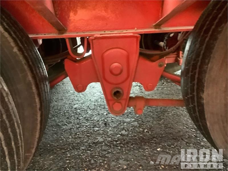 24 ft Tri/A 32 ft Tri/A Equipment Trailer Prikolice za prevoz vozil