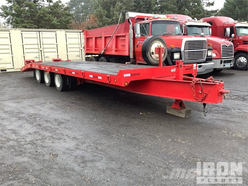 24 ft Tri/A 32 ft Tri/A Equipment Trailer Prikolice za prevoz vozil