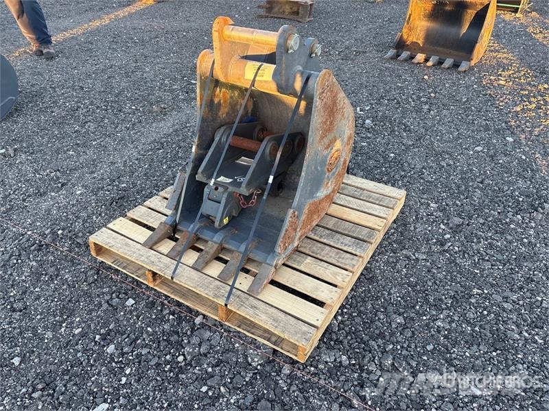 24 in Coupler & Backhoe Bucket - Fits Case 580N & Andet tilbehør