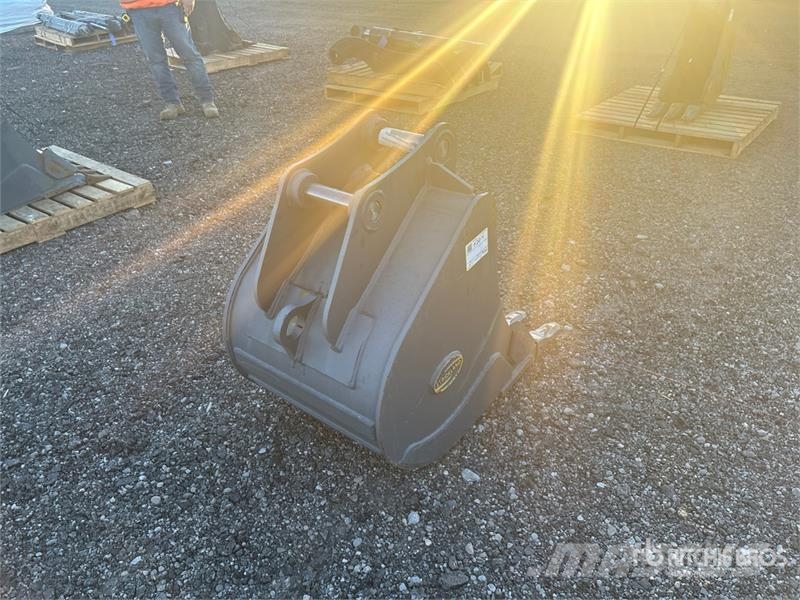  24 in Digging Excavator Bucket - Fits Takeuchi TB2 دلاء
