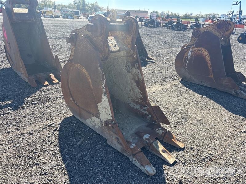  24 in Excavator Bucket - Fits Cat 330 Skovle