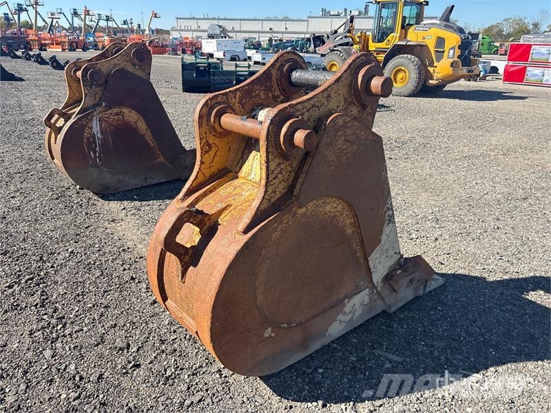  24 in Excavator Bucket - Fits Cat 330 Skovle