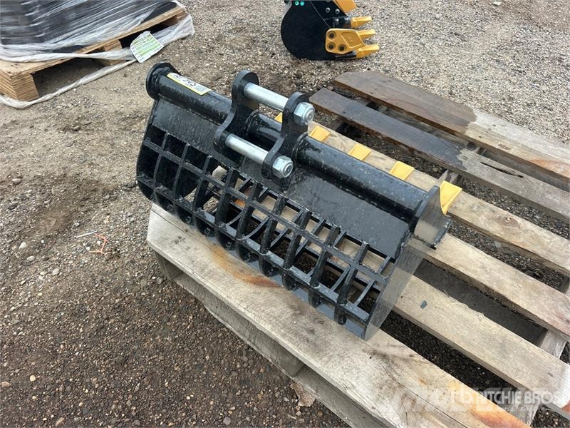  24 in Skeleton Excavator Bucket (Unused) دلاء