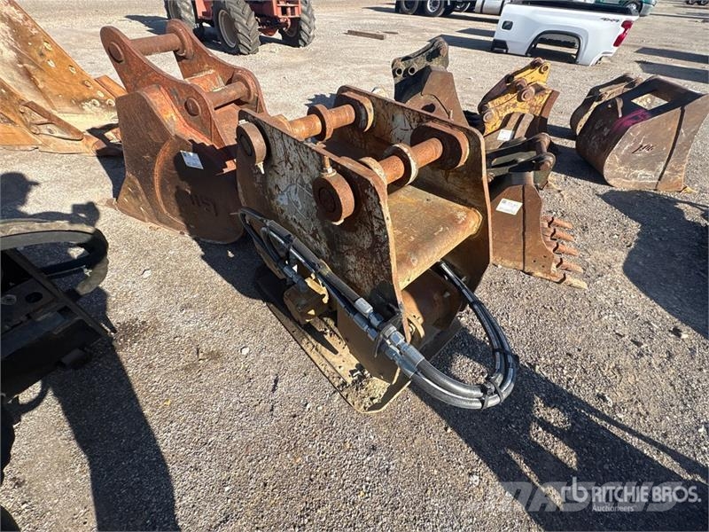 27 in Plate Compactor Attachment プレートコンパクター