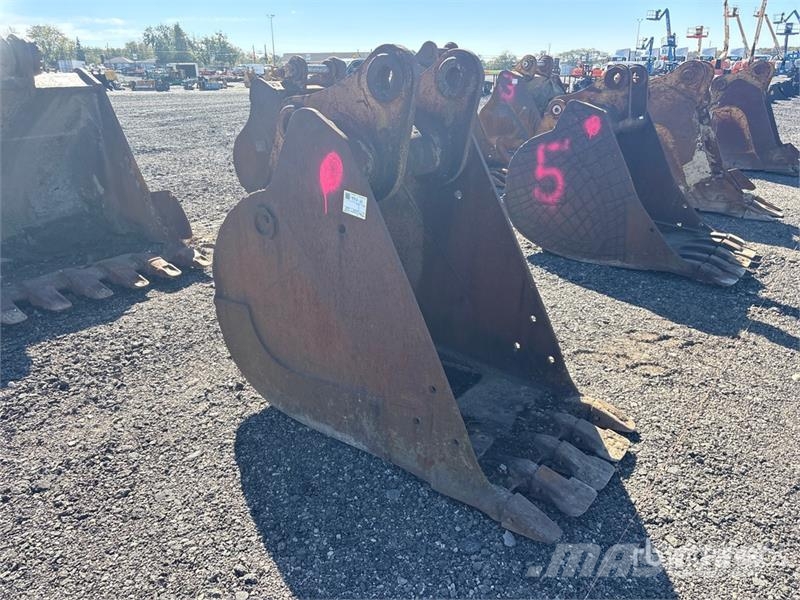 32 in Excavator Bucket - Fits Cat 5 Skovle