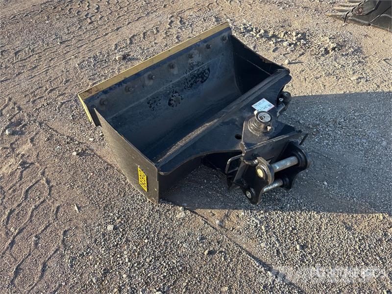 35CL 42 in Hydraulic Tilting Excavator Bucket - Fi Schaufeln