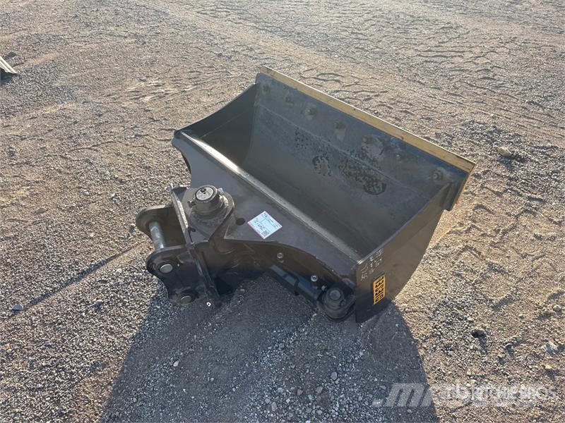 35CL 42 in Hydraulic Tilting Excavator Bucket - Fi Schaufeln