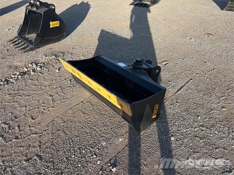 35CL 42 in Hydraulic Tilting Excavator Bucket - Fi Schaufeln