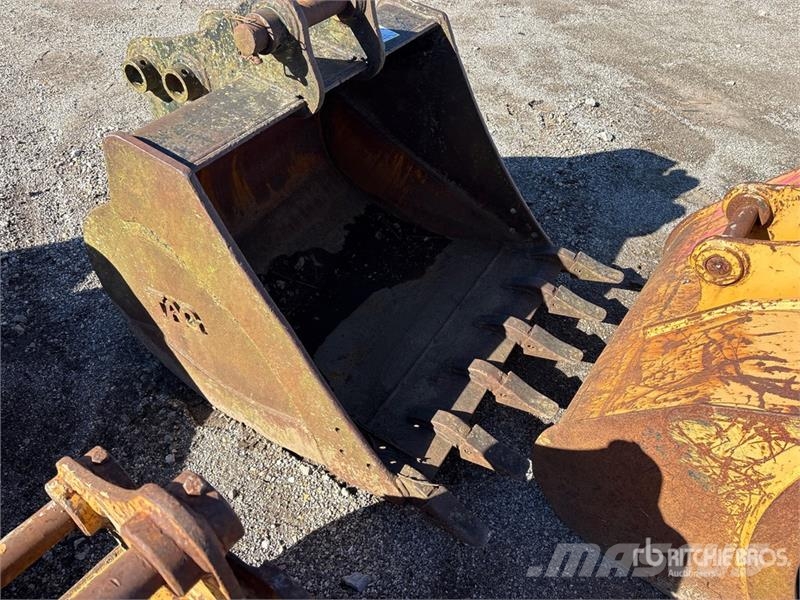 36 in Digging Excavator Bucket - Fits Cat 305 Skovle