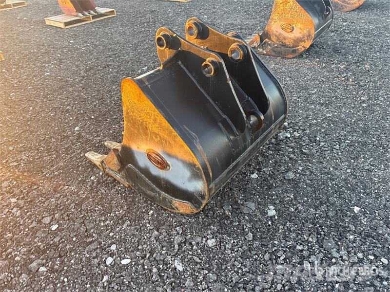 36 in Digging Excavator Bucket - Fits Takeuchi TB2 دلاء