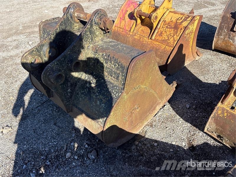 36 in Digging Excavator Bucket - Fits Cat 305 Skovle