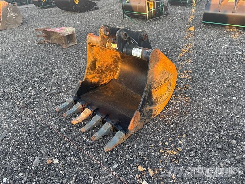  36 in Digging Excavator Bucket - Fits Takeuchi TB2 دلاء