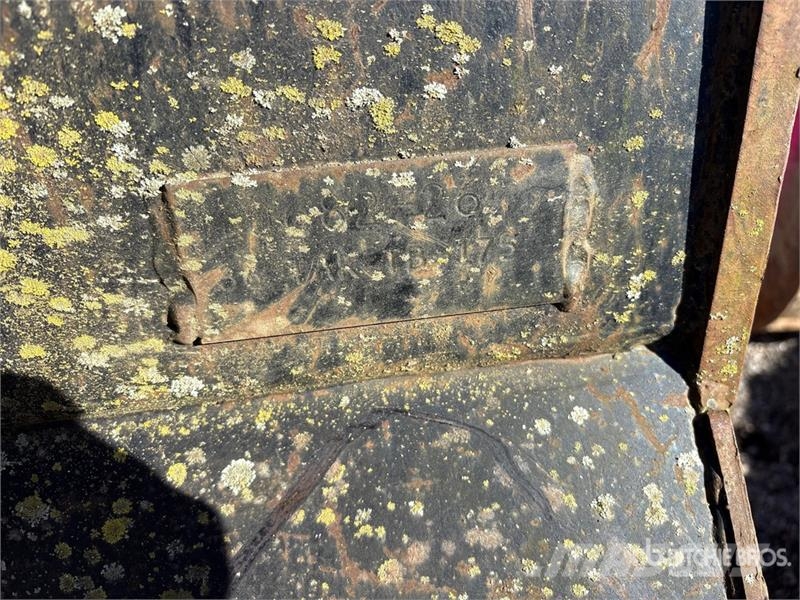 36 in Digging Excavator Bucket - Fits Cat 305 Skovle