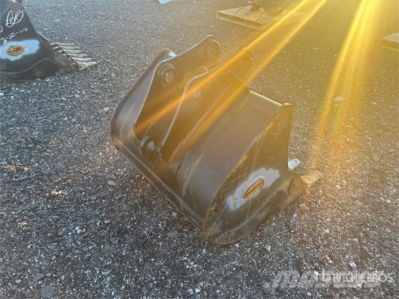 36 in Digging Excavator Bucket - Fits Takeuchi TB2 دلاء