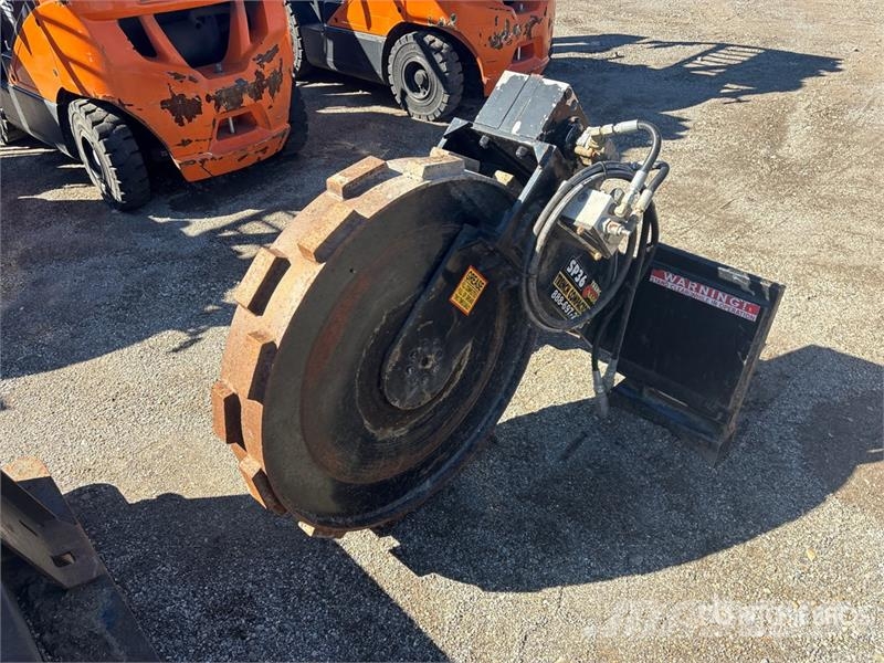 36 in Skid Steer Compaction Wheel Stavebnictví - ostatní