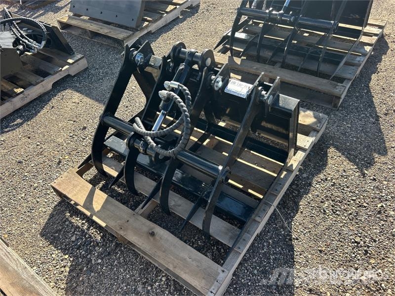 37 in Mini Skid Steer Grapple (Unused) Griebtuvai
