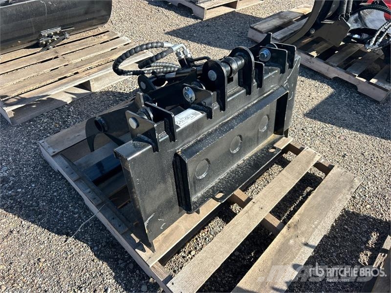 37 in Mini Skid Steer Grapple (Unused) Griebtuvai