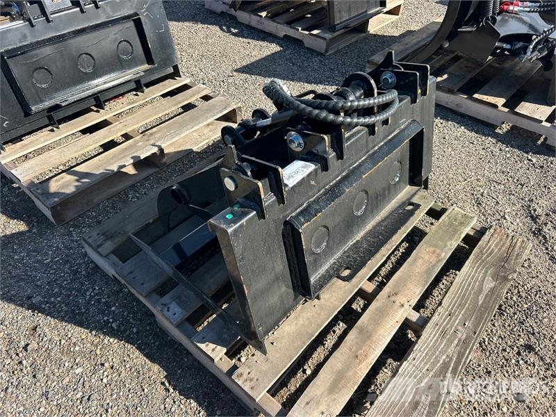 37 in Mini Skid Steer Grapple (Unused) Griebtuvai