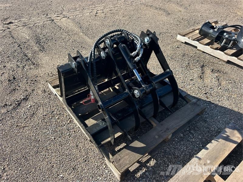 37 in Mini Skid Steer Grapple (Unused) Griebtuvai